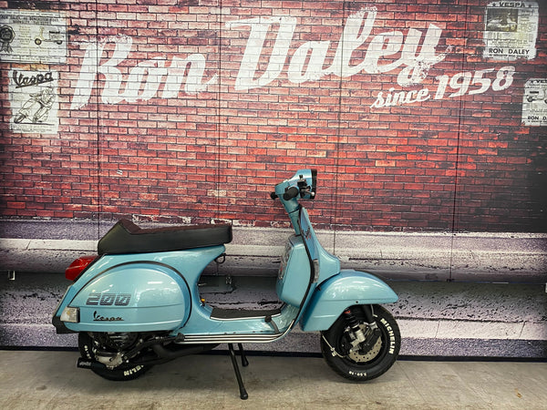 RD Special Edition Vespa PX 200 70th Anniversary Blue